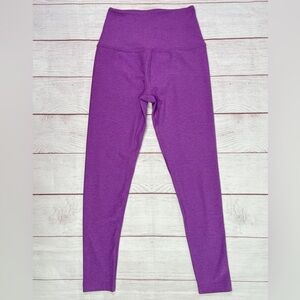 Beyond Yoga Caught in the Midi High Rise Legging - S - Bright Iris Heather lilac